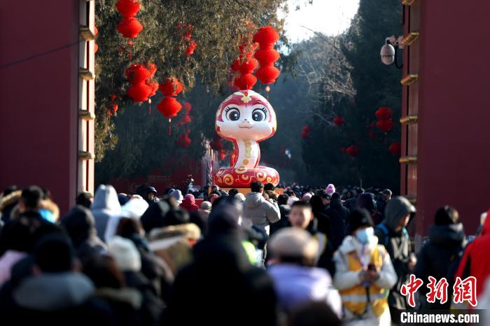 地壇廟會(huì)、龍?zhí)稄R會(huì)攜手開(kāi)市引領(lǐng)傳統(tǒng)年俗新風(fēng)尚