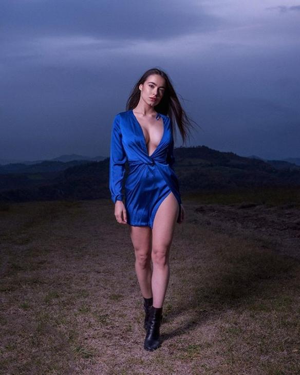 蜜瓜美臀+“胸”猛歐派！意大利辣妹Eleonora性感私照