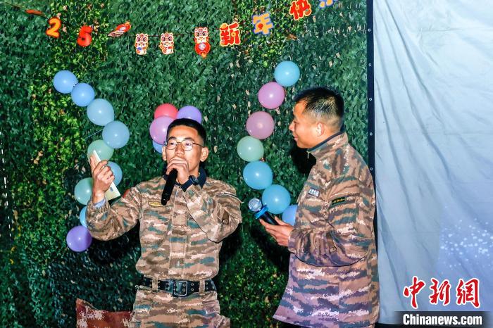 （新春走基層）廣西崇左武警軍營多彩活動(dòng)慶新春 年味別樣濃