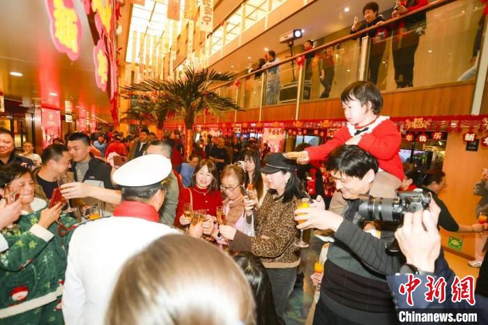 重慶春節(jié)假期發(fā)送兩江游、三峽游旅客近25萬人次