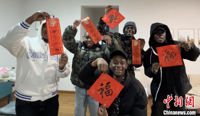 （新春走基層）非洲留學(xué)生的第一個中國年