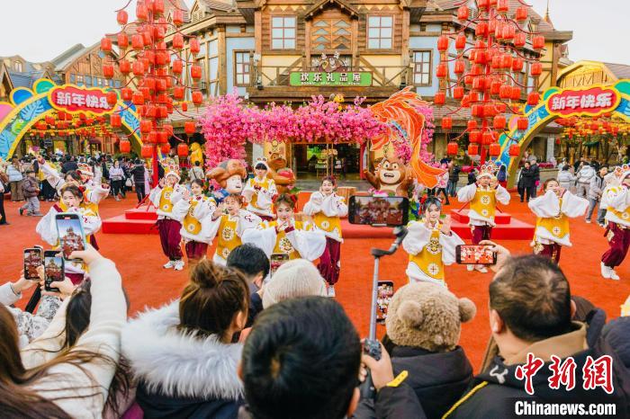 春節(jié)假期河南旅游吸金超305億元 夜游、冰雪游“出圈”
