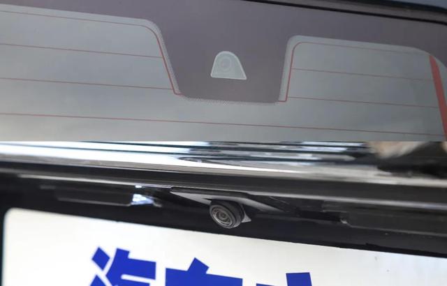 3.0T+四驅(qū)，北京BJ80越野不輸普拉多，自帶旗桿太尊貴
