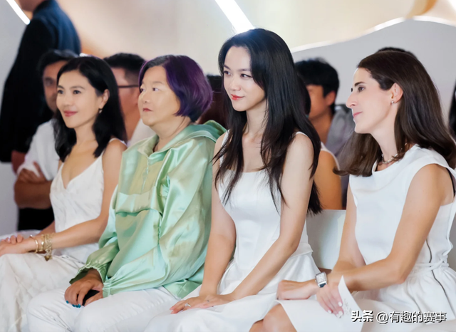 洪晃又老又胖，卻讓鞏俐都黯然失色，原來“不美”是上位者的特權