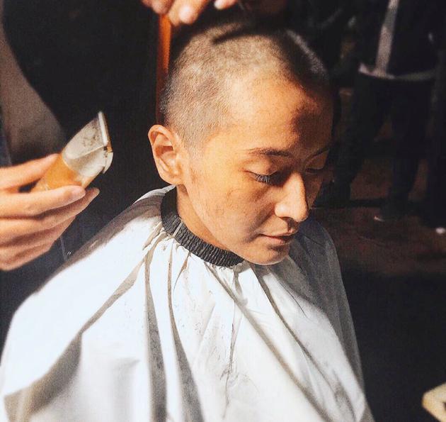 李媛為戲真剃頭