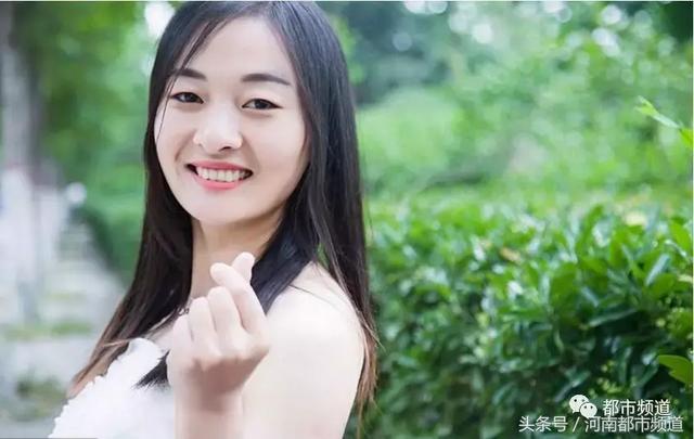 為救弟弟，河大美女放棄高薪，扛貨打雜，連男友都棄她而去……