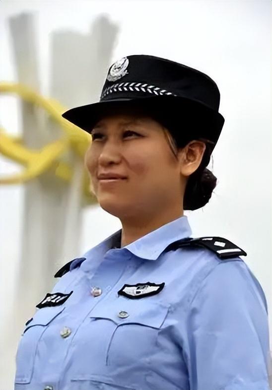 2008年汶川廢墟中，女警揭衣哺育9嬰，歸來連升四級(jí)，如今怎樣了