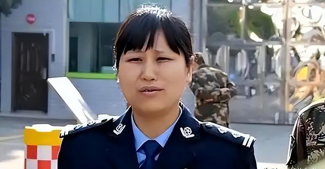 2008年汶川廢墟中，女警揭衣哺育9嬰，歸來連升四級(jí)，如今怎樣了