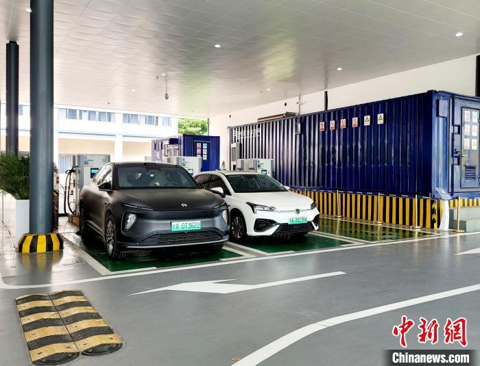 （碳路中國）海南推廣新能源汽車：減碳路徑上的“綠色車輪”