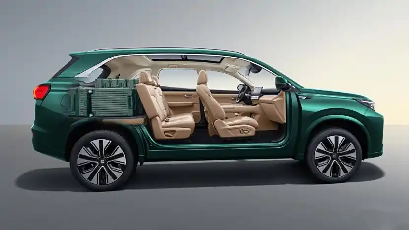 藍(lán)電E5 PLUS上新，一口價(jià)9.98萬(wàn)，10萬(wàn)內(nèi)唯一165km長(zhǎng)續(xù)航插混SUV